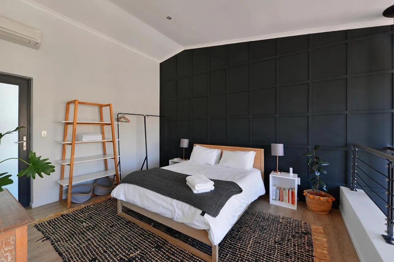 Top-Floor 2 Bed Unmatched Table Mountain Views Cape Town